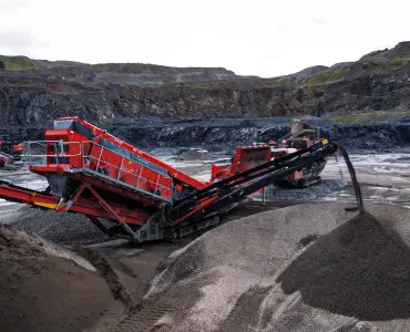 New Finlay 694 screener offers a triple-deck configuration with an optional high-volume rinser for wet applications