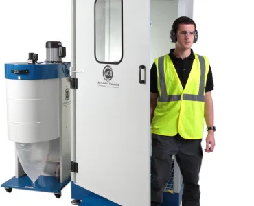 De-dusting system for quarries and mines