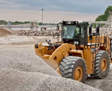 The new Cat 990K Aggregate Handler