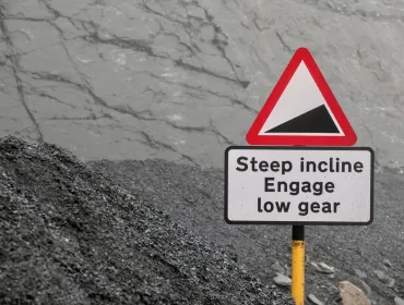 Steep incline sign