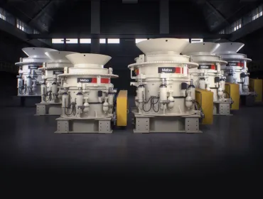 The three new units maintain trusted HPe features while extending the series to larger crushing capacities for both aggregates production and mining applications