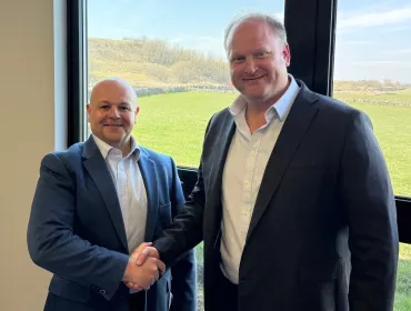 L-R: Past-chairman Ric Clemmy and new BAA chairman Paul Boustead