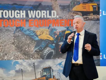 Howard Dale, president of LiuGong Europe, speaking at the Guangxi Golden Silkball Friendship Award ceremony 