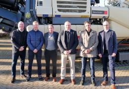 Metso Outotec officials Adam Benn (left) and Anthony Bouvié (second right) pictured with a group of McHale Plant Sales officials during a visit to their Dublin base ahead of the announcement by Metso Outotec to extend their distribution remit to include England, Scotland and Wales. Pictured with them are (left to right) Darragh O Driscoll (head of business development), Tim Shanahan (director), Denis McGrath (sales director) and Anthony Ryan (after-sales director) 