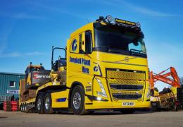 Campbell Plant Hire’s new Volvo FH 540 6x2 sleeper-cab tractor unit