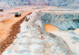 Setting up a quarry blast