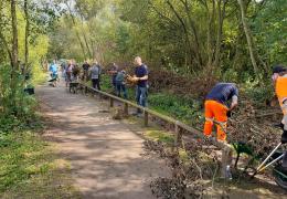 Volunteers from Aggregate Industries hard at work at Codnor Park Reservoir