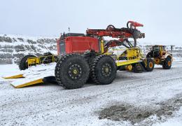 Sleipner lowbed trailer carrying a Sandvik Pantera drill rig