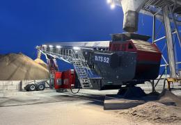 Mibau Stema UK’s new Telestack TS52 radial telescopic stockpiling conveyor