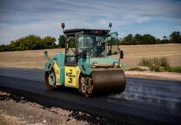 The new Ammann ARX 110-2 articulated tandem roller