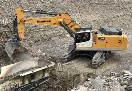 The new-generation Liebherr R 978 SME crawler excavator in operation at Beynon sand and gravel quarry in France