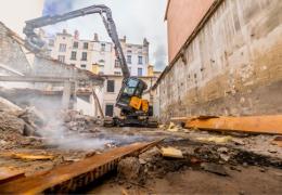 According to CASE Construction Equipment, their new CX135E XRD redefines high-reach working in a compact footprint for the specialist demolition industry 