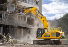 SAFEDEM  One of the UK’s leading demolition and dismantling contractors has invested in a new JCB 370X tracked excavator.