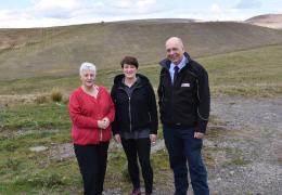 Margaret and Cheryl Hynd with Jim Donnelly