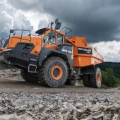 The 4x4 DA45-7 two-axle articulated dumptruck from Develon