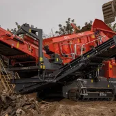 KSD Recycled Aggregates’ Terex Finlay 873+ Hybrid screener