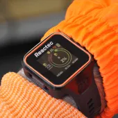 Workers can pair their Trolex XD1+ dust monitor with Reactec’s latest wearable device, the R-Link smart watch, to view their own dust exposure levels on the watch face