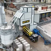 Hopkins Estates’ new Liebherr Mobilmix 3.0 batching plant and one of their 11 new Liebherr HTM 905 drum mixers  