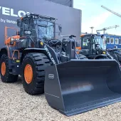 Develon DL320-7 wheel loader equipped with the updated waste and recycling kit 