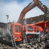 The new Finlay J-1280 mobile jaw crusher bridges the gap between the J-1175 unit and the larger J-1480