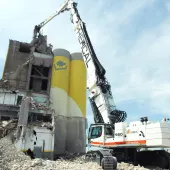 Hercal have invested in the largest demolition excavator on the Iberian Peninsula – the Liebherr R 980 Demolition 