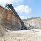 The new ProStack TW 36-150 radial telescopic conveyor in operation