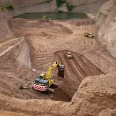 Marubeni-Komatsu’s visit to JPE Aggregates shows how a well-managed fleet of Komatsu equipment can deliver maximum productivity with minimal environmental impact